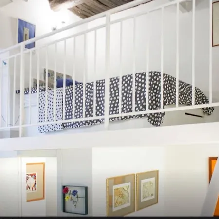 Flat Tribunali Неаполь