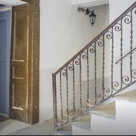 Flat Tribunali נאפולי