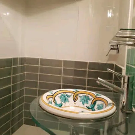 Flat Tribunali * נאפולי